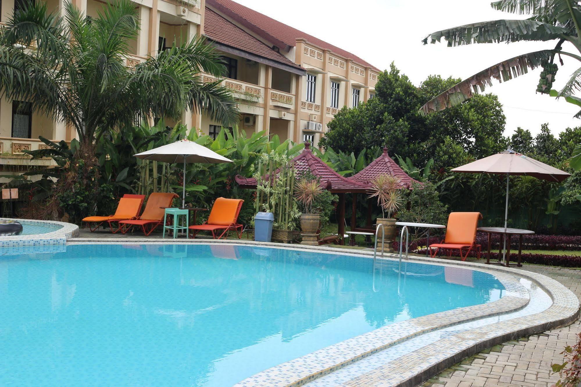 Zamzam Hotel And Resort Batu  Eksteriør bilde